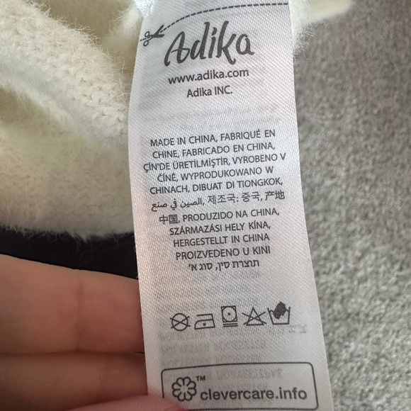 Adika Soft Fuzzy White Cropped "Limited Edition" Sweater Size XS/S - Picture 4 of 7